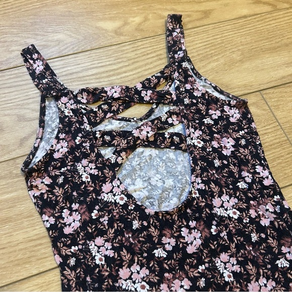 American Eagle Vintage Black Floral Scoop Neck Criss Cross Keyhole Back Bodysuit - Picture 5 of 7